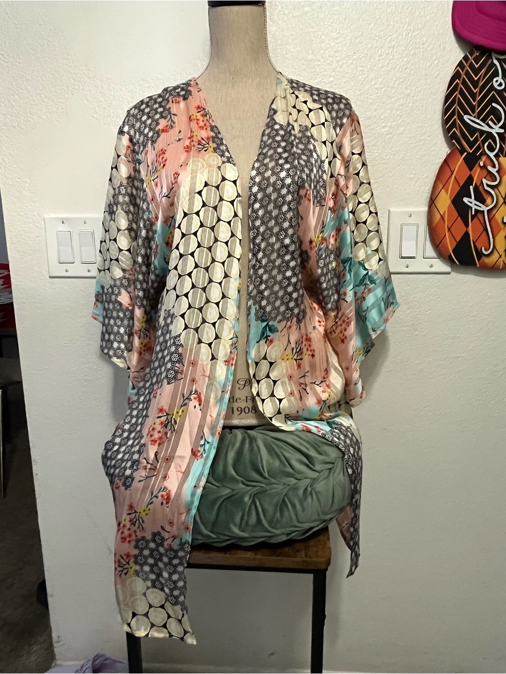 Women's Floral Satin Kimono Robe - Pink Multi